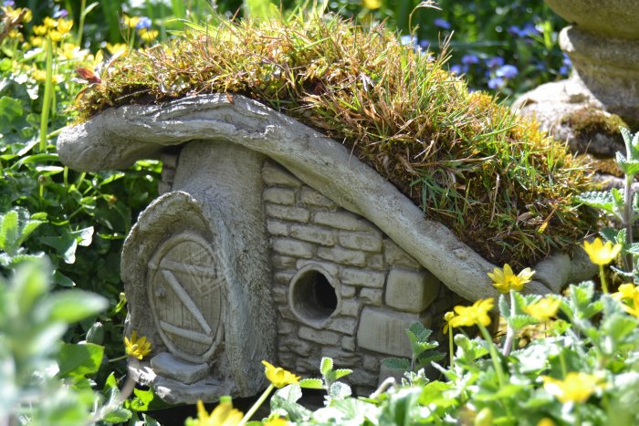 Knock Knot Lodge Fairy Garden Stone Garden Ornament 